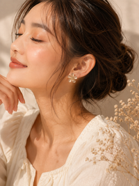 Daisy Bloom Anti-Tarnish Stud Earrings | Floral Pearlized Earrings | Elegant Flower Earrings for Women