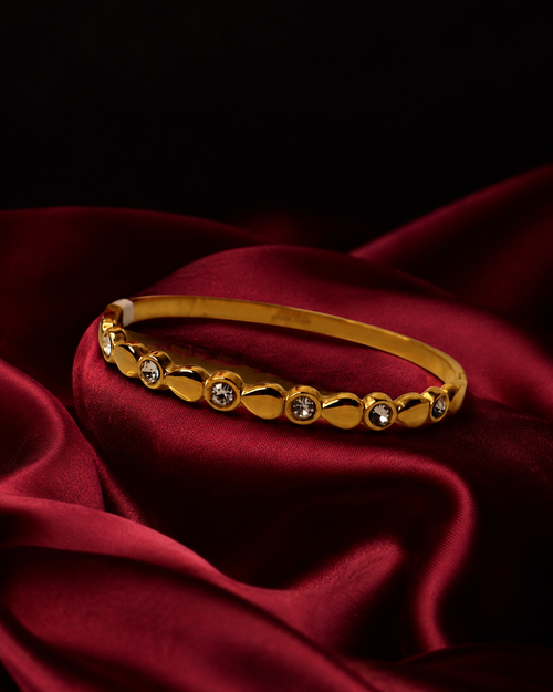 Anti Tarnish Bracelet for Women & Girls, Elegant Gold Tone Cuff Bangle with Crystal Stone Detailing, Stylish Fashion Jewellery for Daily Wear, Party & Gifting