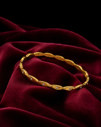 Anti Tarnish Gold Bangle Bracelet for Women | Stylish Wavy Design with Crystal Accents | Elegant Gold-Tone Kada | Size 2.6 | Everyday, Office & Party Wear