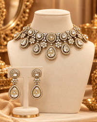 Premium Indian Necklace Set for Women with Earrings & Maang Tikka, Heavy-Look Lightweight Bridal Jewellery Set for Karwa Chauth, Diwali, Weddings & Festive Parties, Two Colours