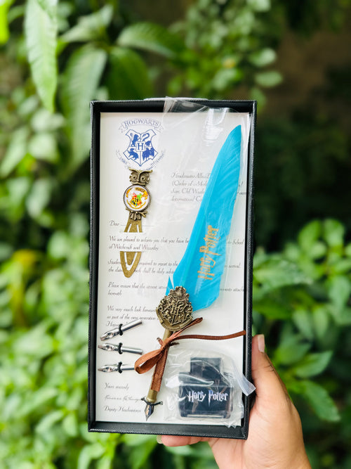 Harry Potter Premium Feather Quill Pen Set with Ink Bottle, 3 Nibs & Hogwarts Bookmark