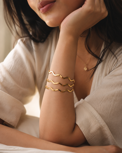Premium Anti Tarnish Wavy Gold Bangle Set of 3 for Women | Size 2.6 | Stainless Steel Stackable Bangles | Waterproof Hypoallergenic Tarnish-Free Minimal Jewelry