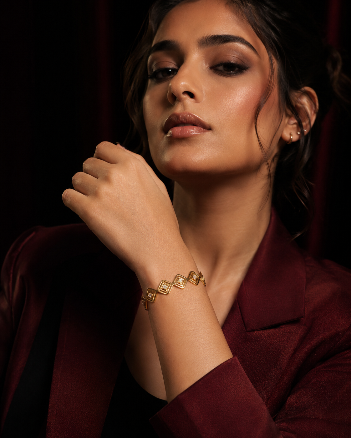 Anti Tarnish Bracelet for Women | Elegant Gold-Tone Geometric Bracelet | Stylish Minimalist Statement Jewellery for Everyday & Party Wear