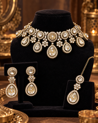 Premium Indian Necklace Set for Women with Earrings & Maang Tikka, Heavy-Look Lightweight Bridal Jewellery Set for Karwa Chauth, Diwali, Weddings & Festive Parties, Two Colours