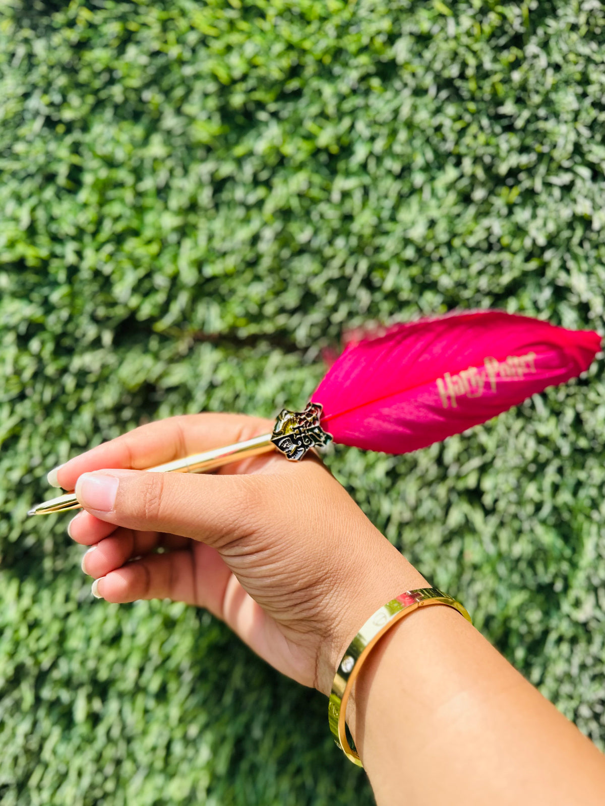 Harry Potter Feather Quill Pen | Hogwarts Themed Decorative Writing Pen | Magical Stationery Gift