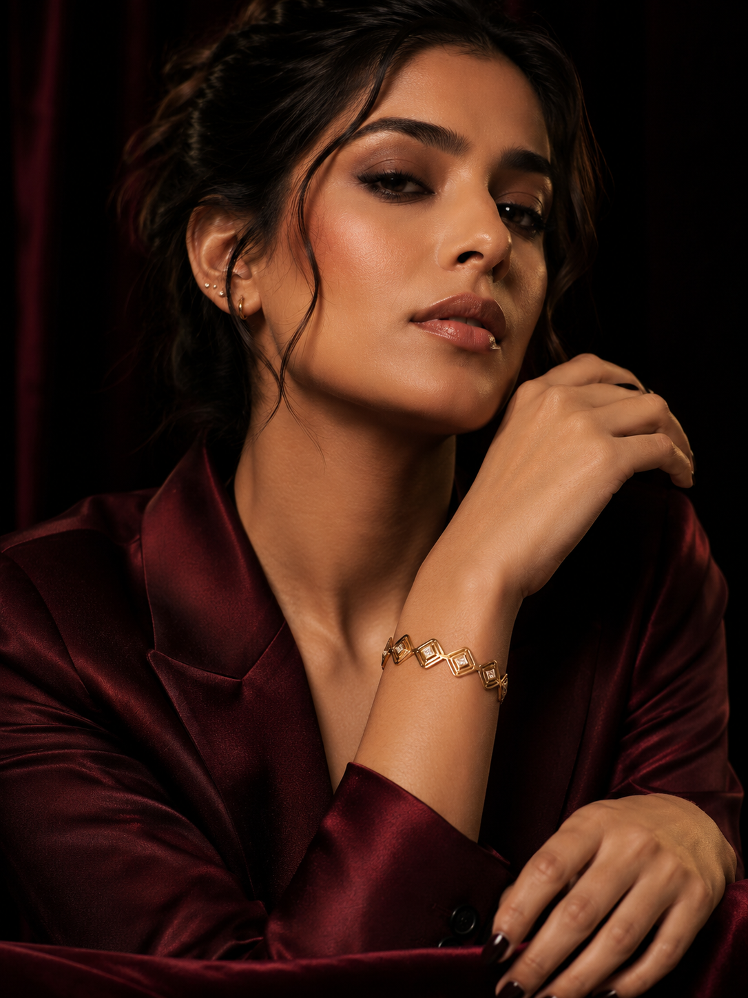 Anti Tarnish Bracelet for Women | Elegant Gold-Tone Geometric Bracelet | Stylish Minimalist Statement Jewellery for Everyday & Party Wear