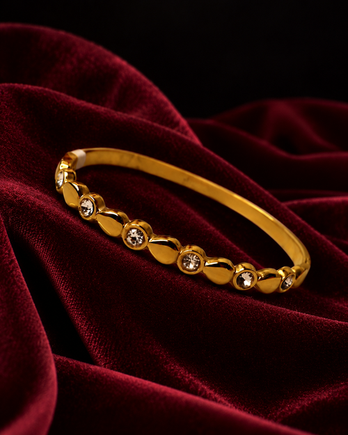 Anti Tarnish Bracelet for Women & Girls, Elegant Gold Tone Cuff Bangle with Crystal Stone Detailing, Stylish Fashion Jewellery for Daily Wear, Party & Gifting