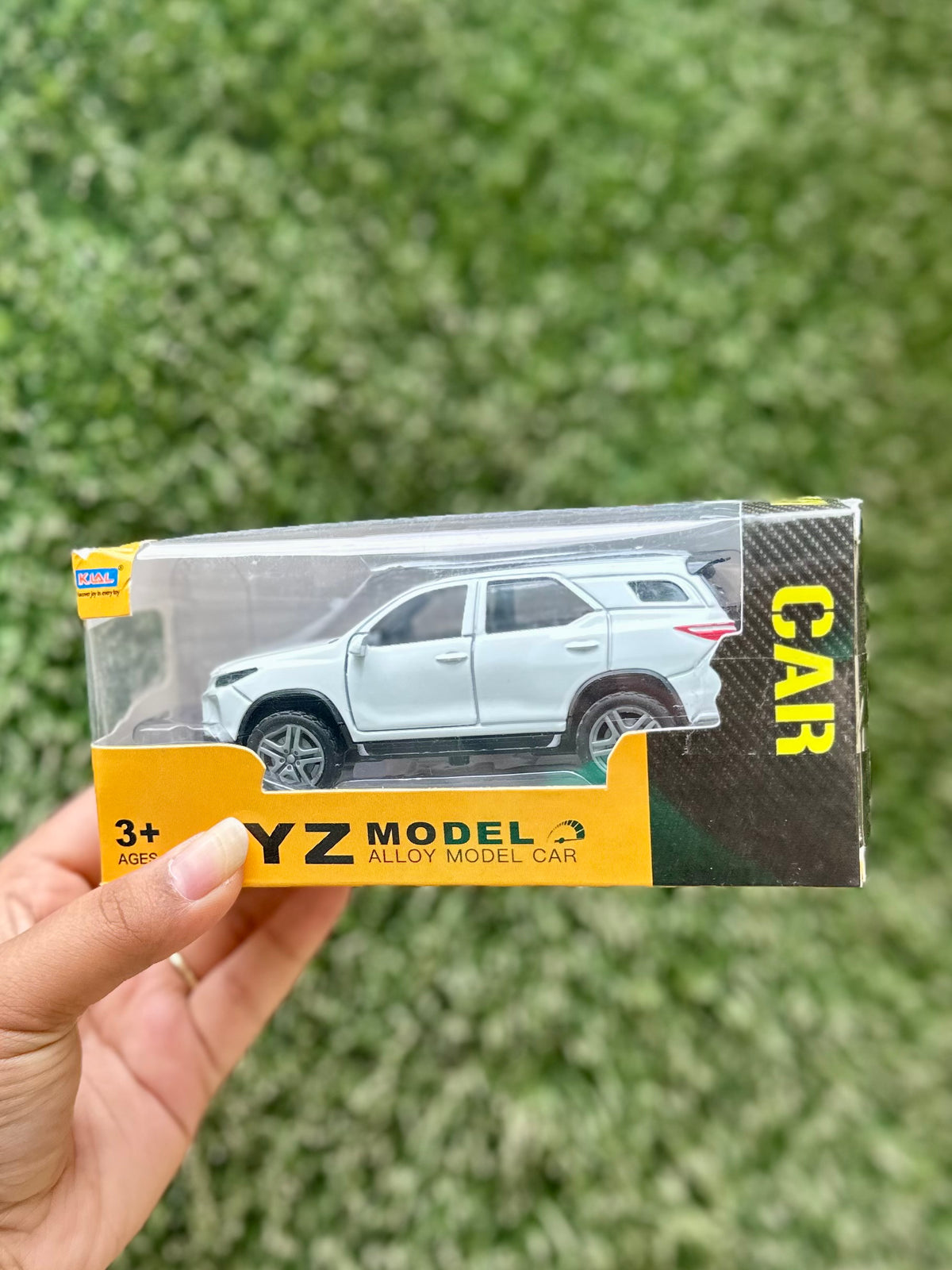 Die-Cast Alloy SUV Toy Car with Opening Doors | 1:32 Scale Metal Model Car | 3 Color Variants | 3+ Years