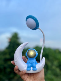 Astronaut Moon LED Table Lamp | Rechargeable Study & Night Light