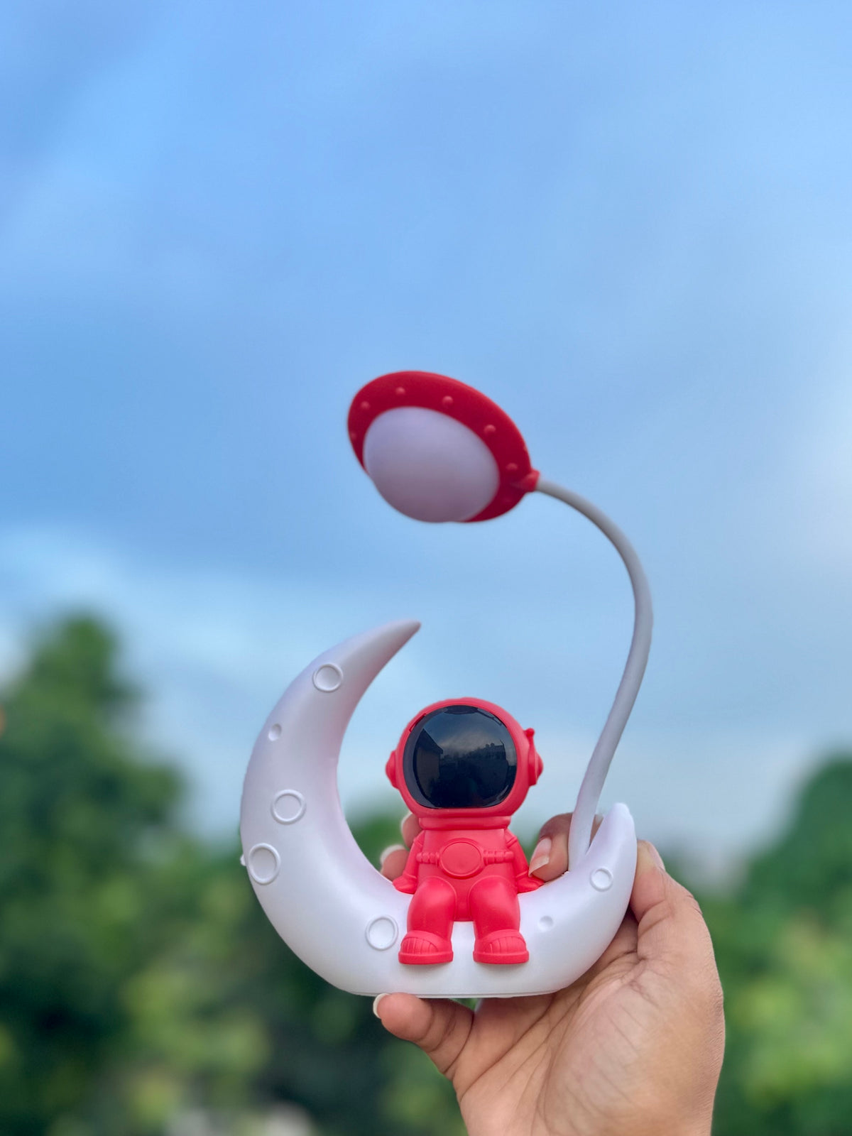 Astronaut Moon LED Table Lamp | Rechargeable Study & Night Light