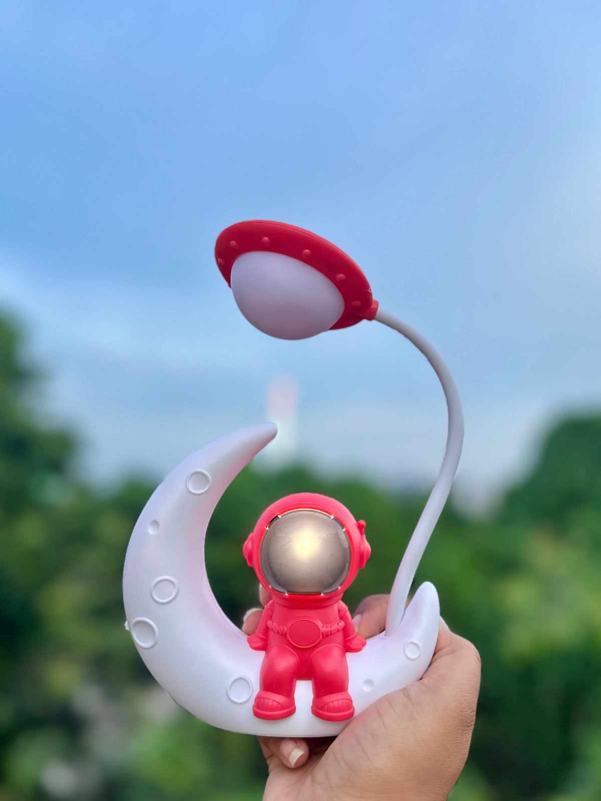 Astronaut Moon LED Table Lamp | Rechargeable Study & Night Light